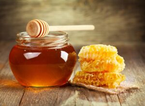 خواص عسل و درمان‌های شگفت انگیز آن
